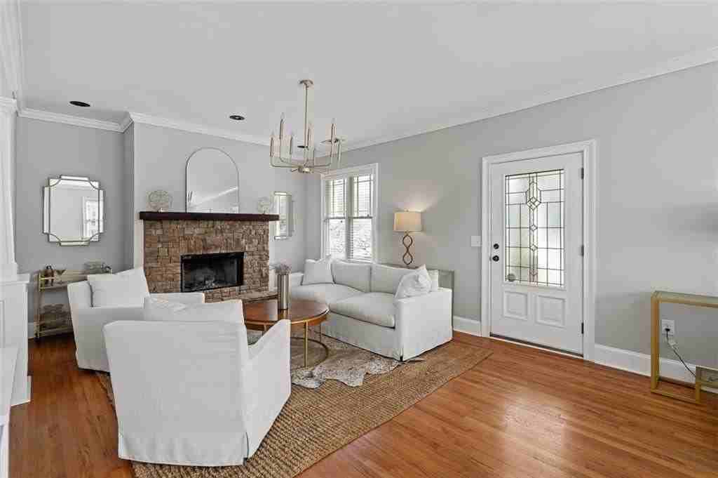 372 Clifford Ave Ne - Photo 5 of 28