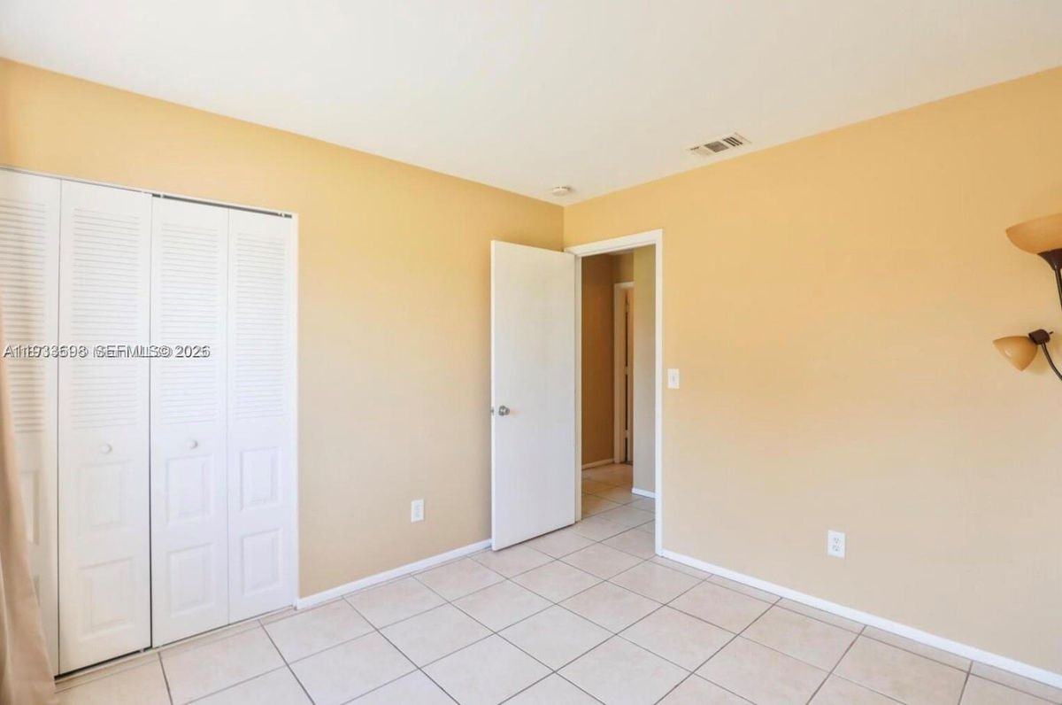 250 Sw Homeland Rd - Photo 5 of 18