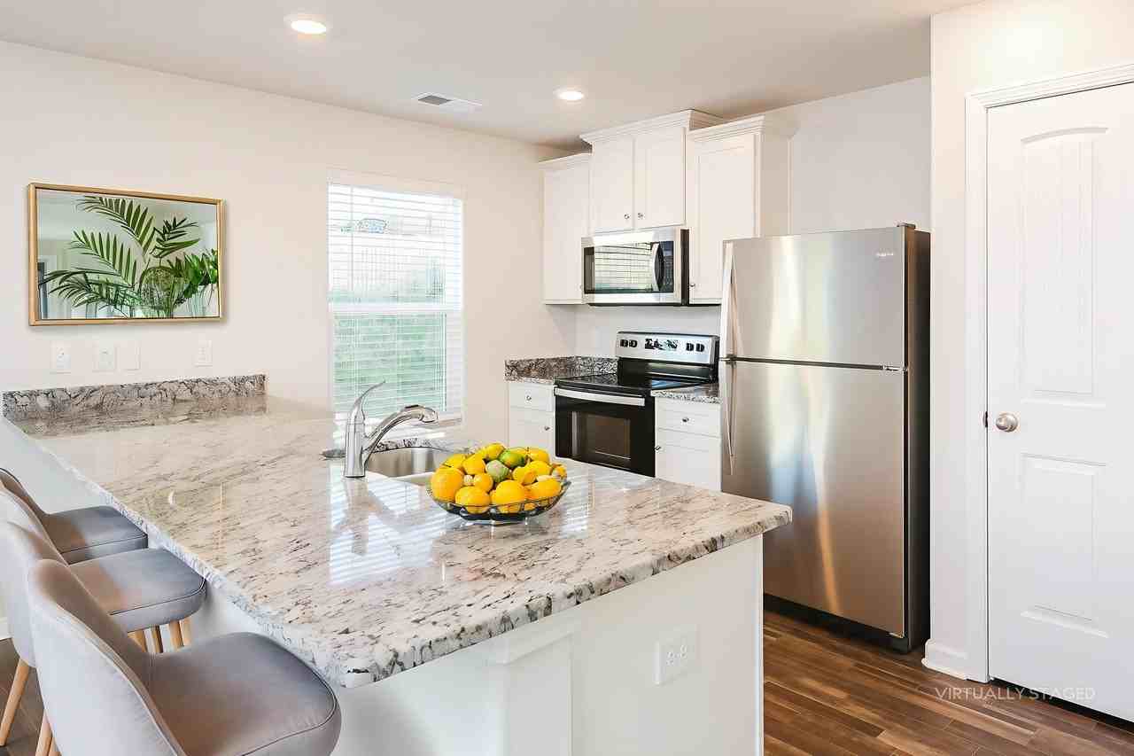 2135 2135 Southlea Dr - Photo 3 of 19