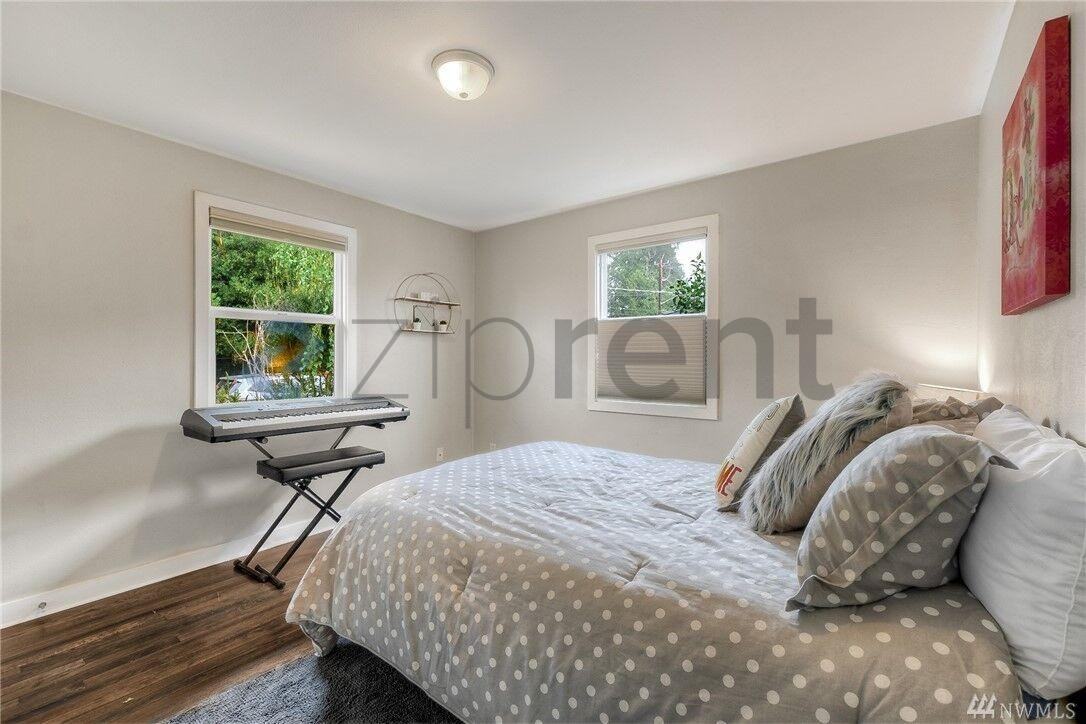 5137 S Holly St - Photo 7 of 38