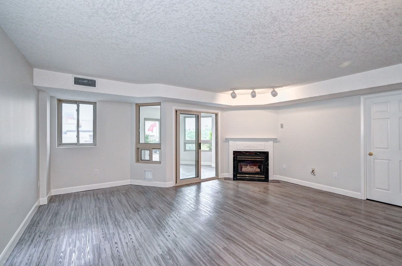 Stratford Place Apartments - Photo 6 of 24