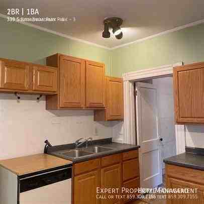 339 S Broadway Park #3 - Photo 5 of 6