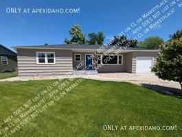 featured image of 4414 W Clinton St