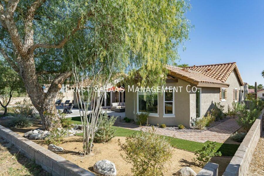 8780 Warwick Dr - Photo 5 of 37