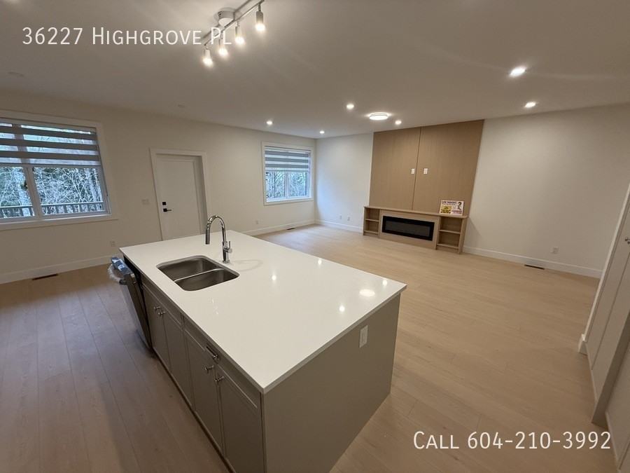 36227 Highgrove Pl - Photo 3 of 16