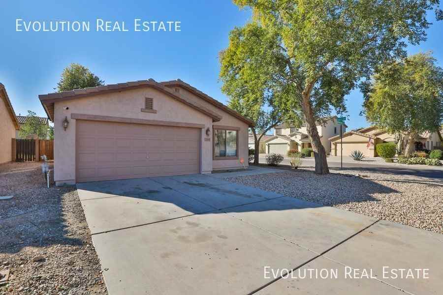 1561 E Maddison Cir - Photo 3 of 26