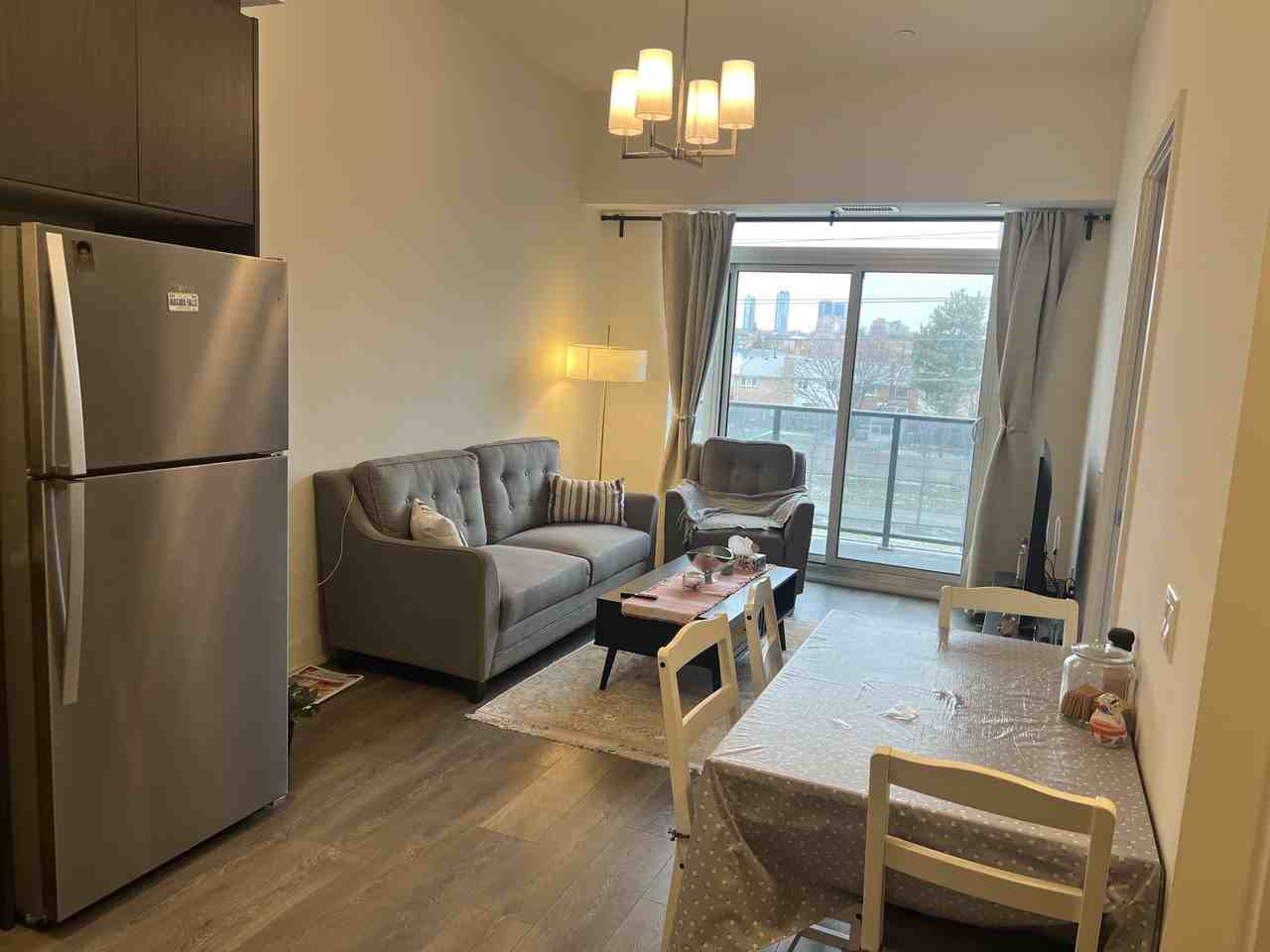 204 Burnhamthorpe Rd E - Photo 4 of 11