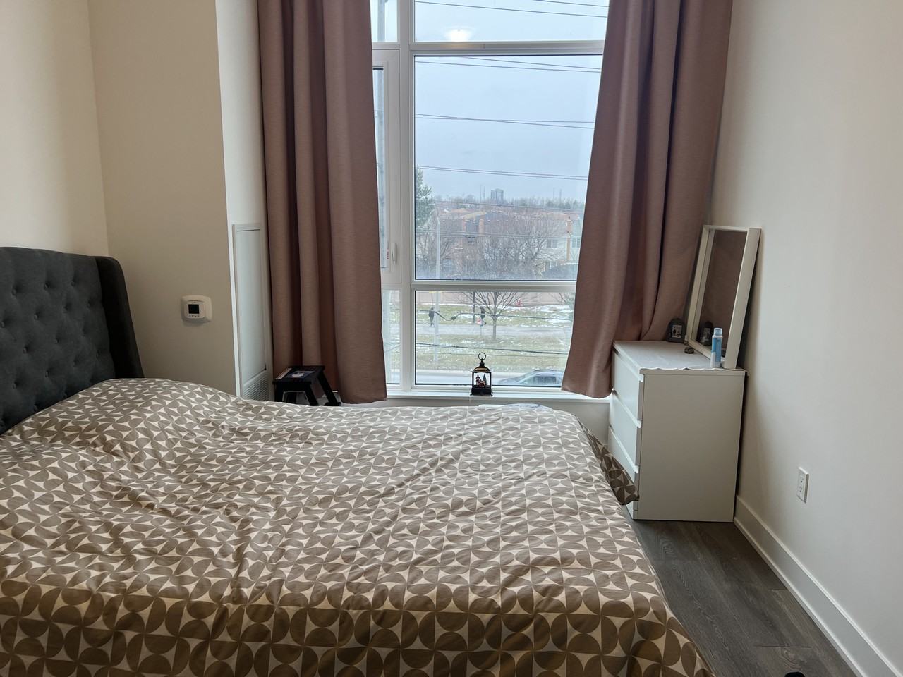 204 Burnhamthorpe Rd E - Photo 5 of 11