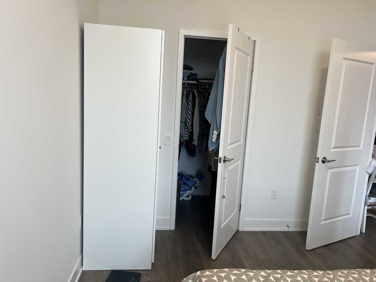 204 Burnhamthorpe Rd E - Photo 7 of 11