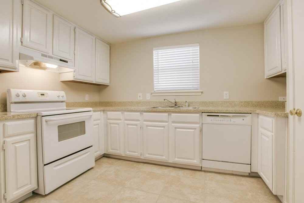 719 Nightingale Cir - Photo 3 of 10