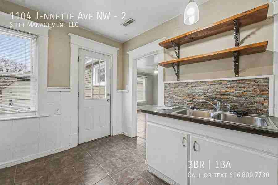 1104 Jennette Ave Nw #2 - Photo 7 of 12