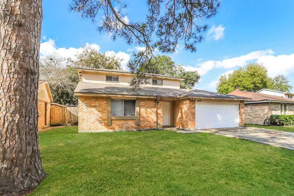 11923 Yeatmah Ln - Photo 2 of 21