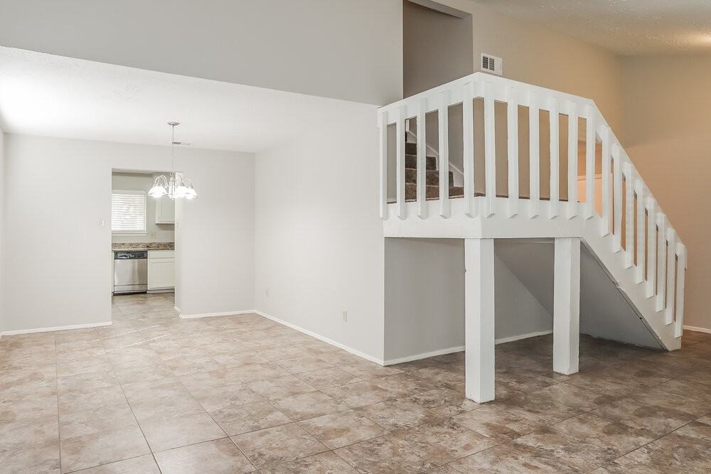 11923 Yeatmah Ln - Photo 6 of 21