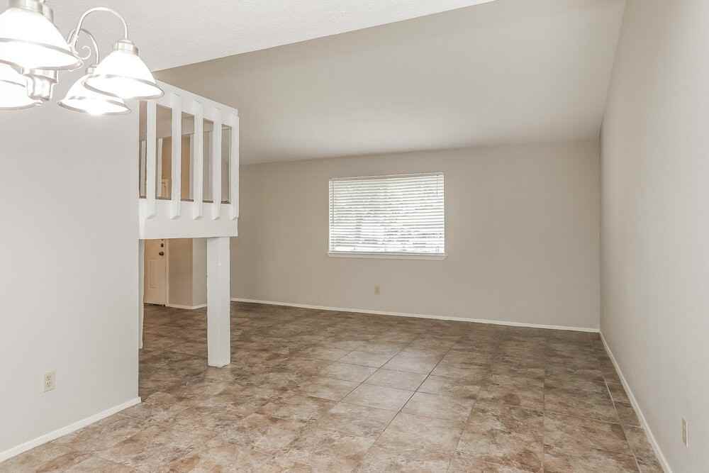 11923 Yeatmah Ln - Photo 7 of 21