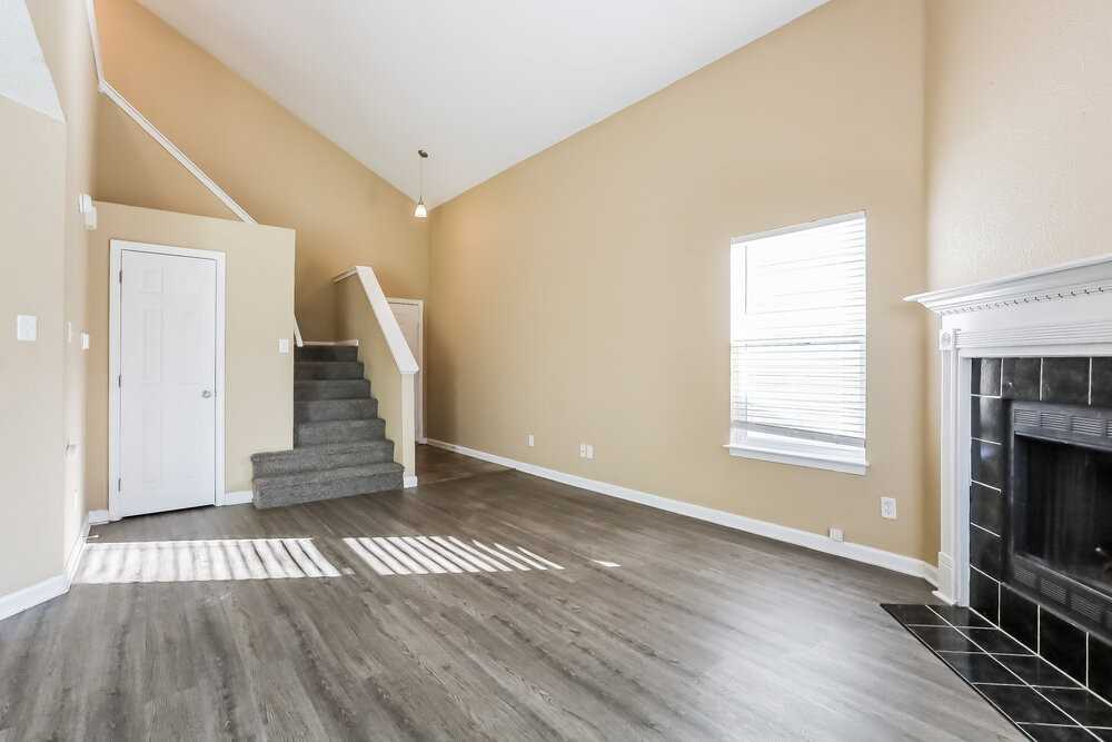 5959 Redcliff South Ln - Photo 5 of 17