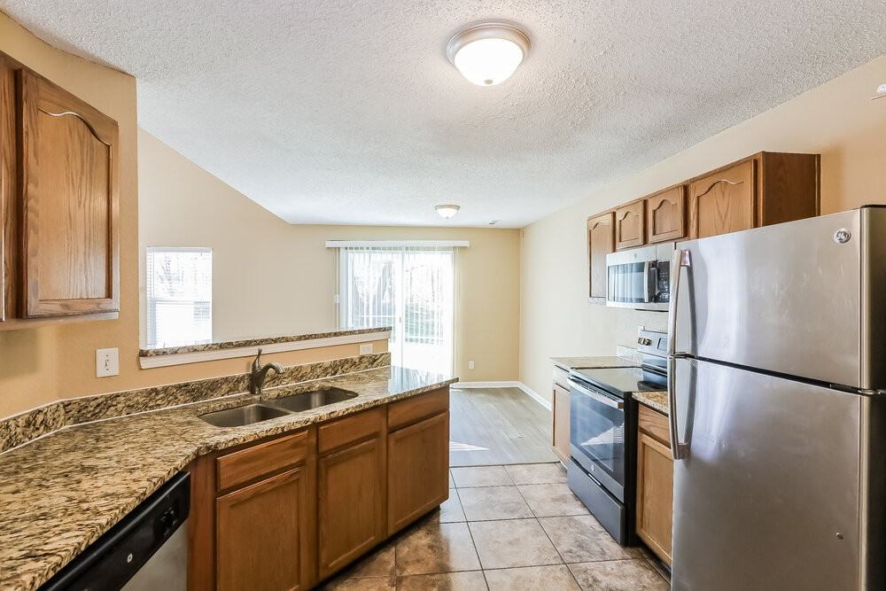 5959 Redcliff South Ln - Photo 7 of 17