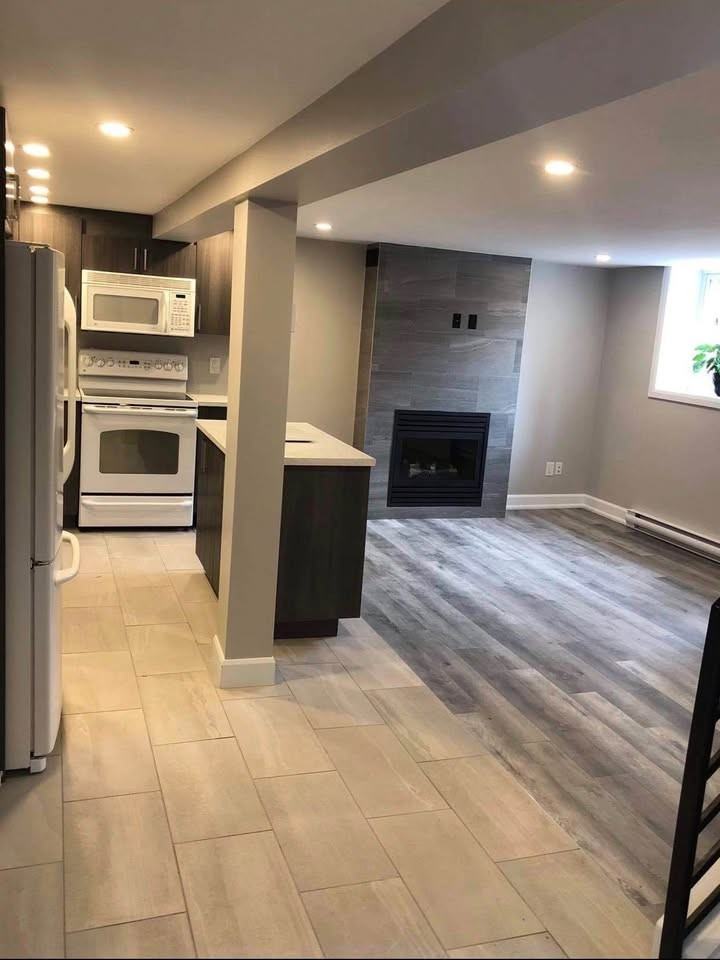 296 Hoylake Crescent - Photo 3 of 15