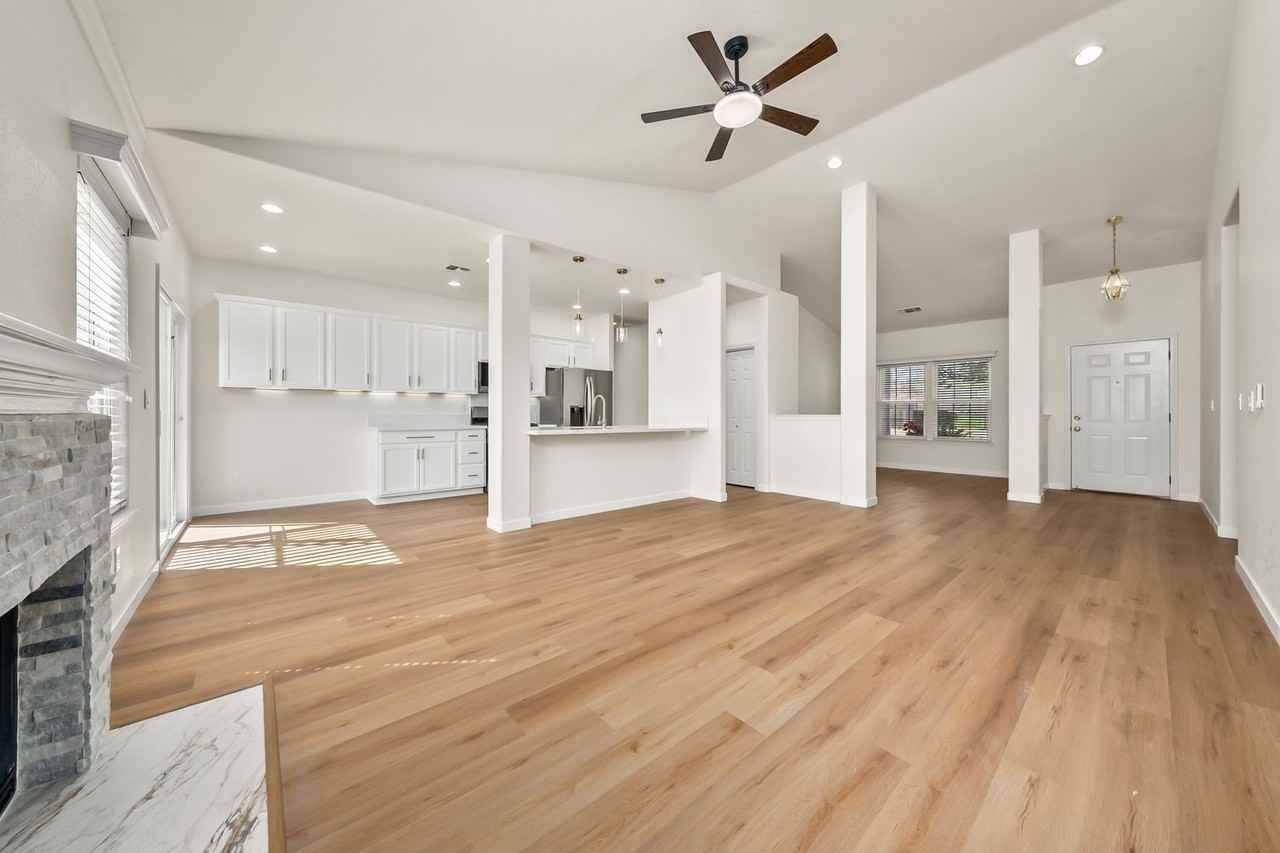 4216 Timothy Ln - Photo 4 of 18