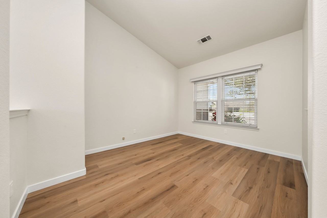 4216 Timothy Ln - Photo 7 of 18