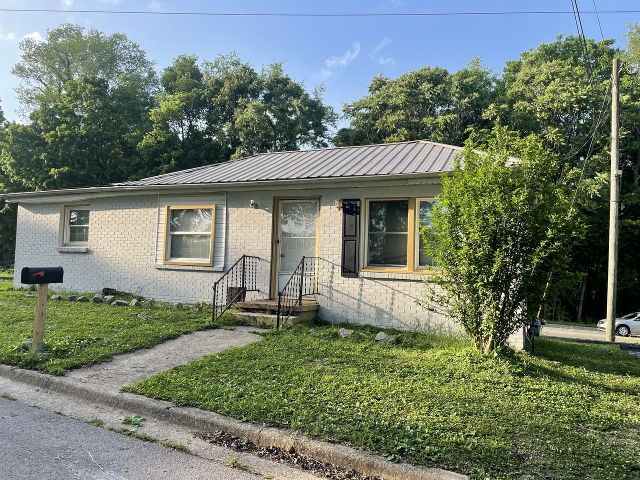 1543 Golf Club Ln - Photo 2 of 9