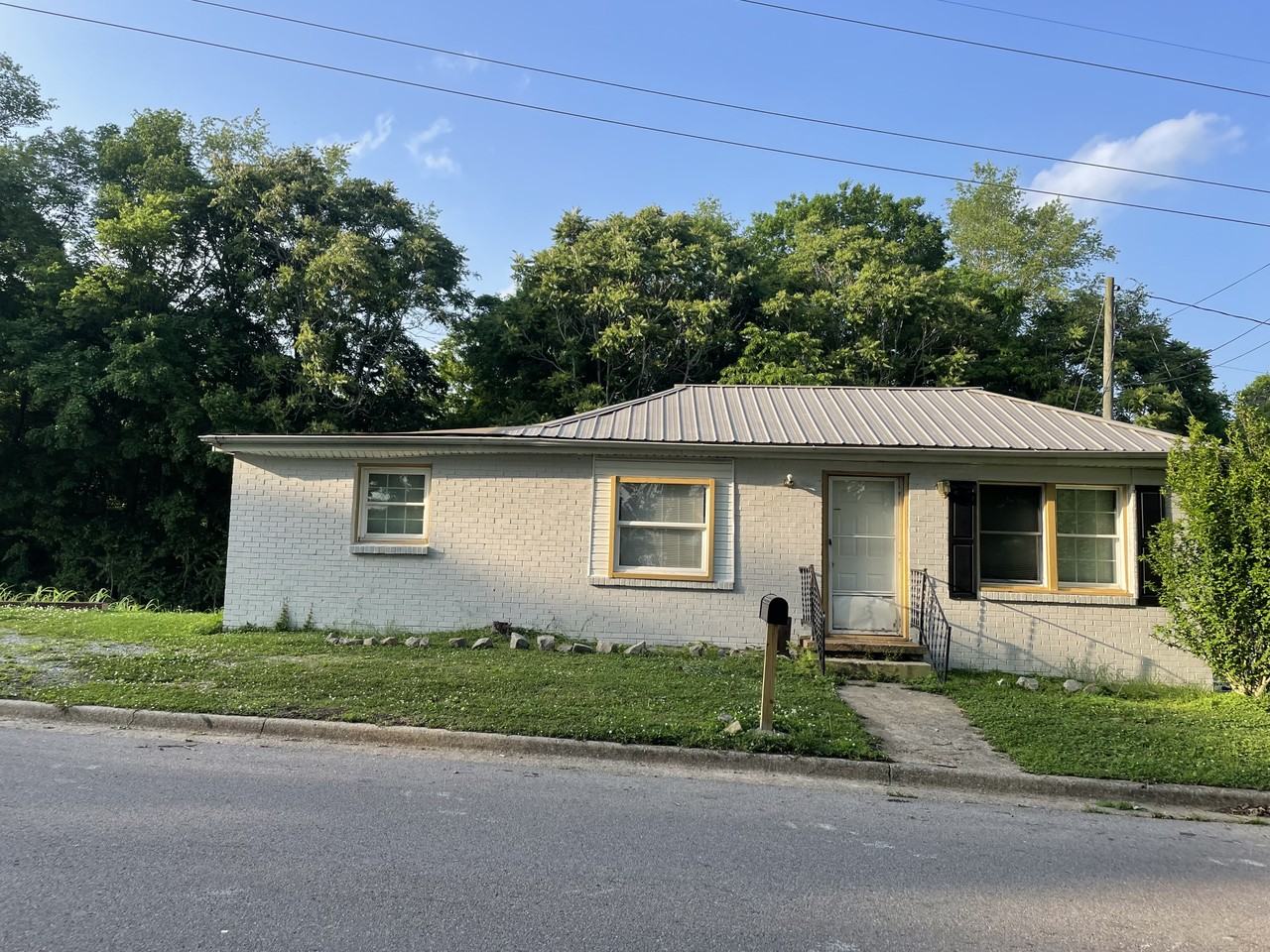 1543 Golf Club Ln - Photo 3 of 9