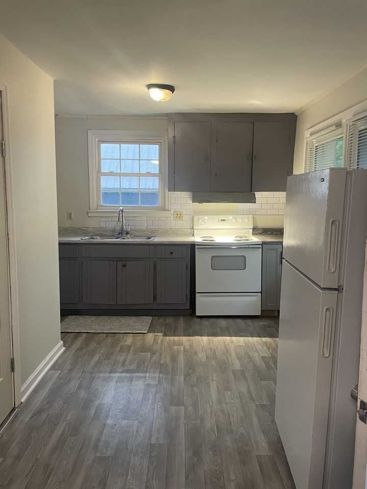 1543 Golf Club Ln - Photo 4 of 9