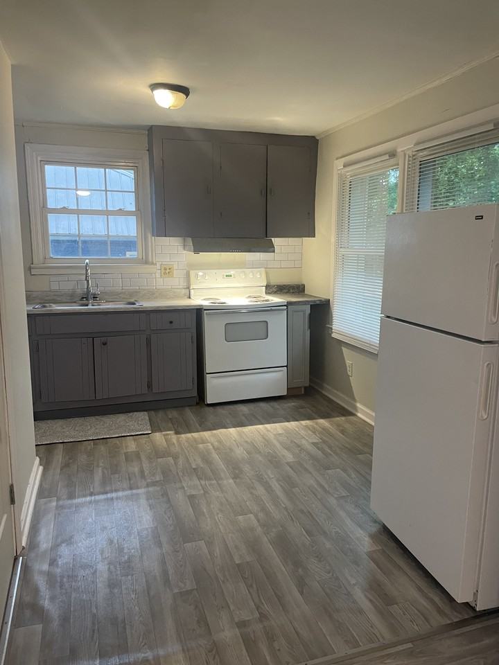 1543 Golf Club Ln - Photo 5 of 9