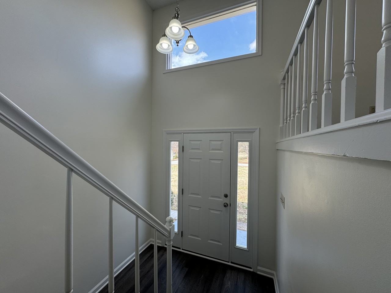 800 Holly Hedge Dr - Photo 4 of 45