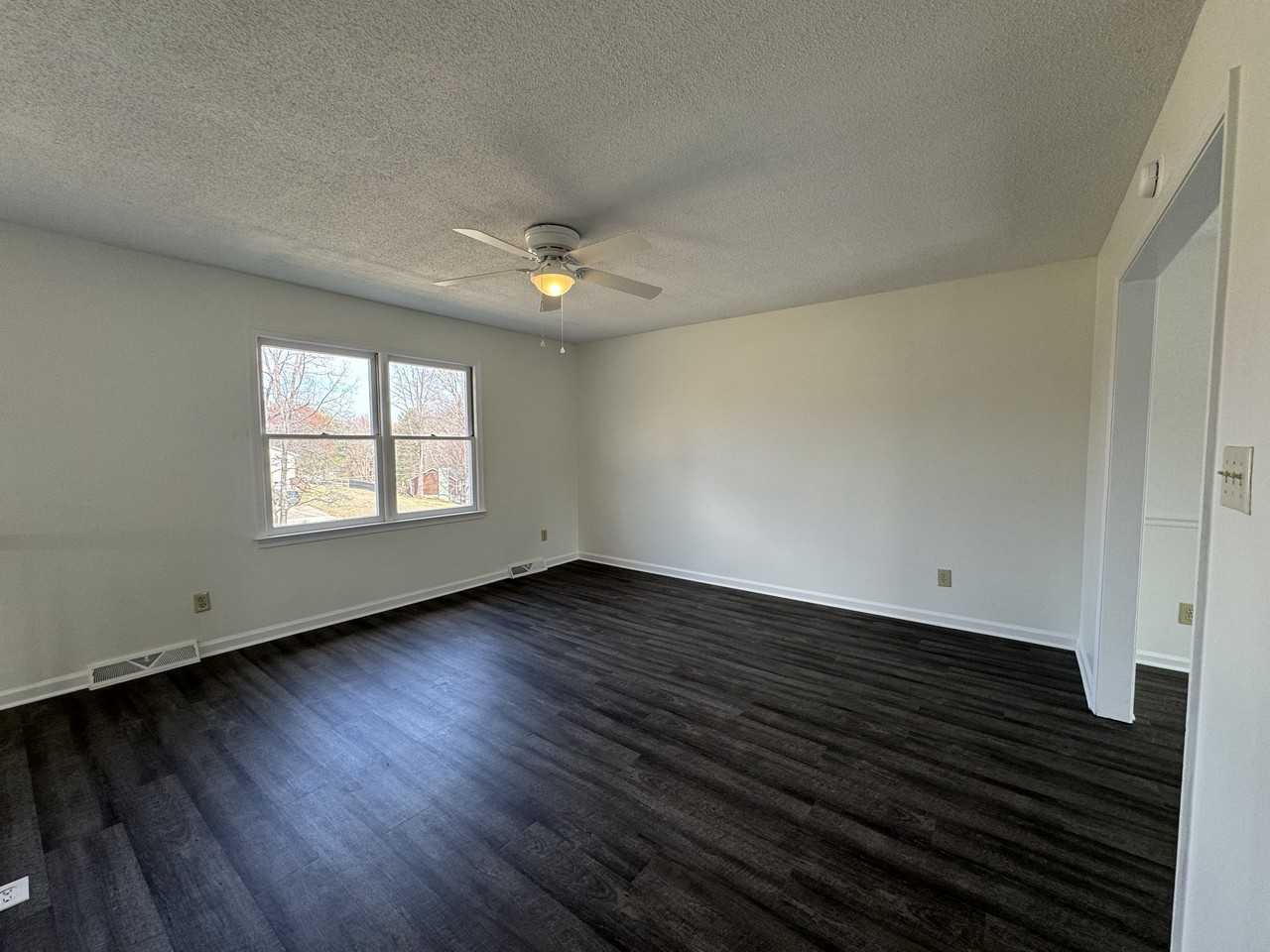 800 Holly Hedge Dr - Photo 7 of 45