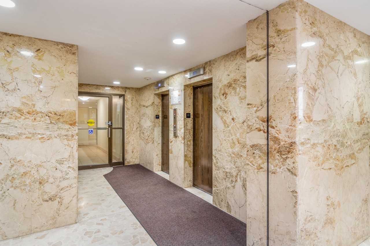 7471 Yonge Street Thornhill - Photo 5 of 38