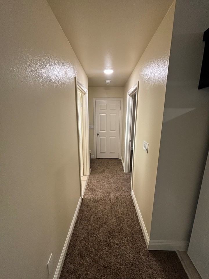 1337 West 55th Street - Photo 4 of 20