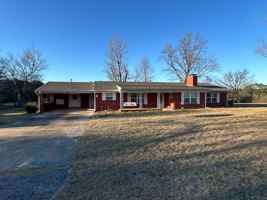 featured image of 2808 W Main St