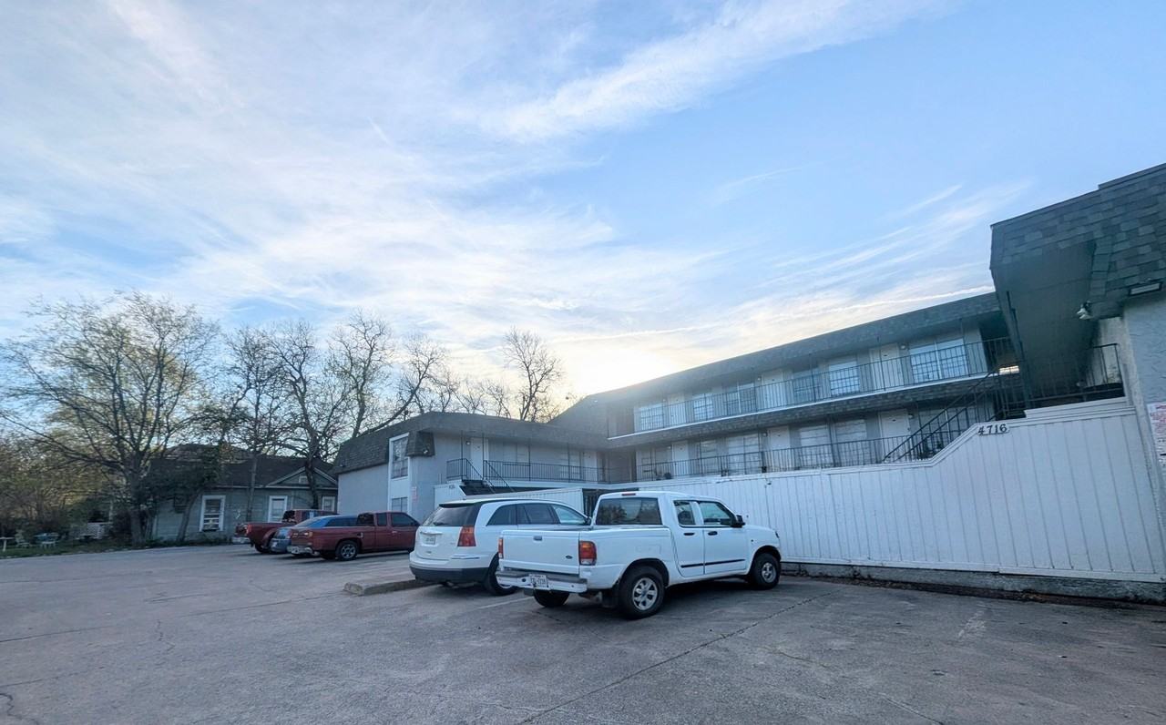 Sycamore Tree Condominiums - Photo 2 of 35