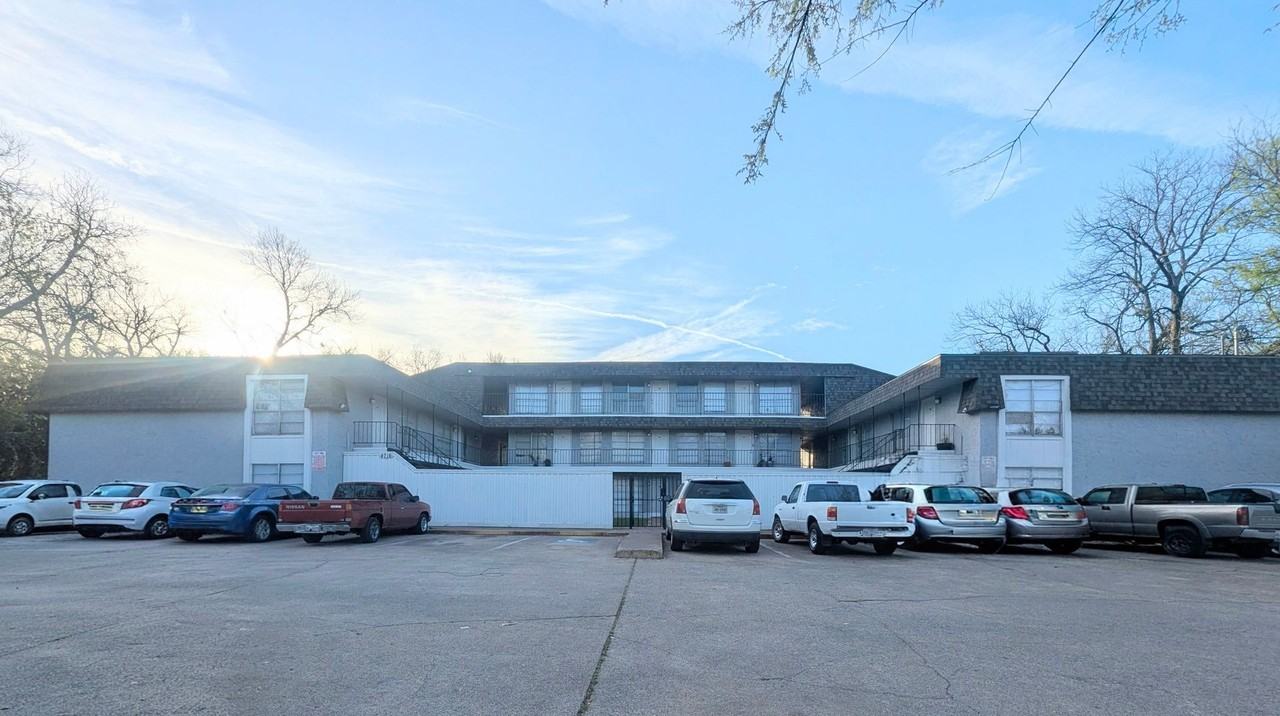 Sycamore Tree Condominiums - Photo 5 of 35