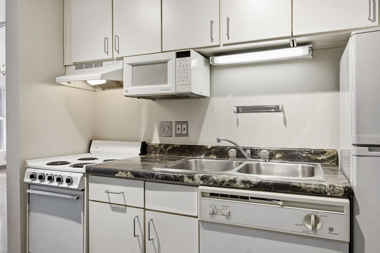 Whiteway - Photo 6 of 31