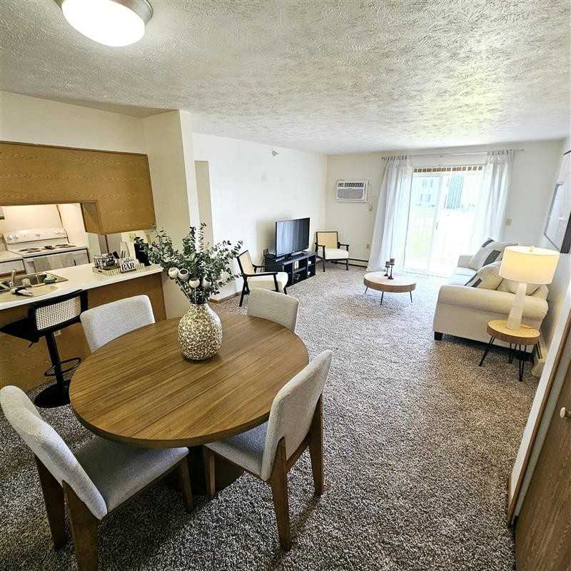 1815 Raleigh Ave #1850D - Photo 3 of 11