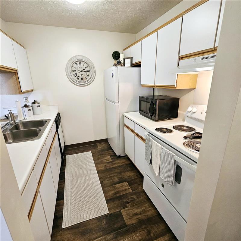 1815 Raleigh Ave #1850D - Photo 6 of 11