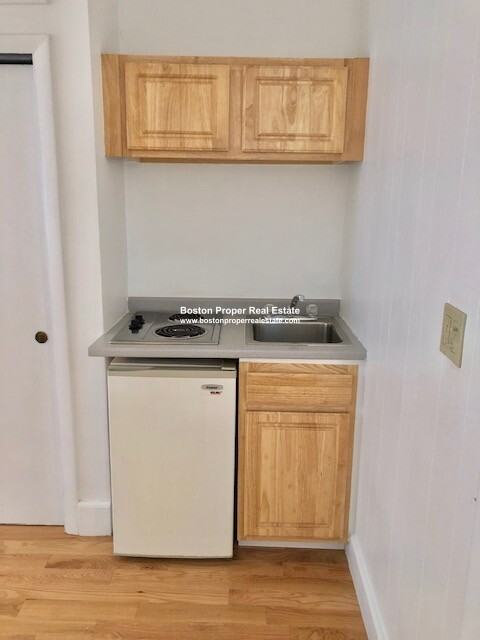 248 Newbury St #11 - Photo 4 of 5