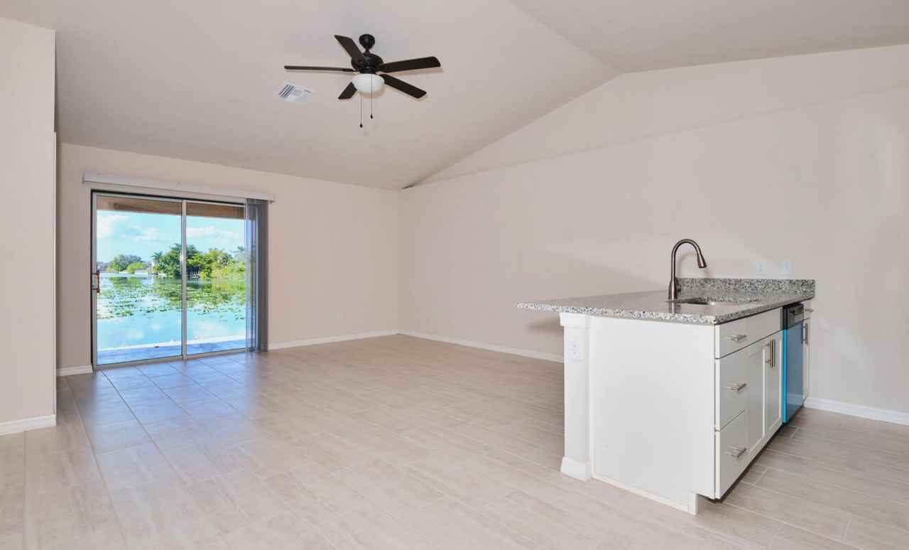 1302 Se 6th Ave #NA - Photo 5 of 9