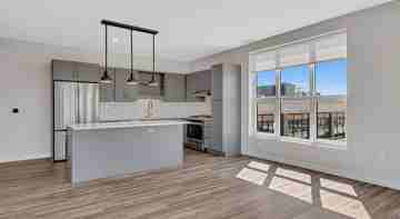 featured image of 1850 Green Bay Rd