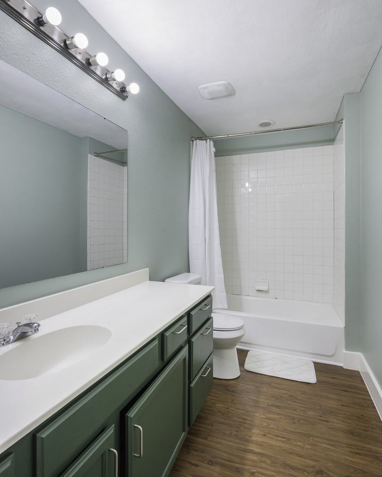 1226 E Woodin Blvd #NA - Photo 4 of 13