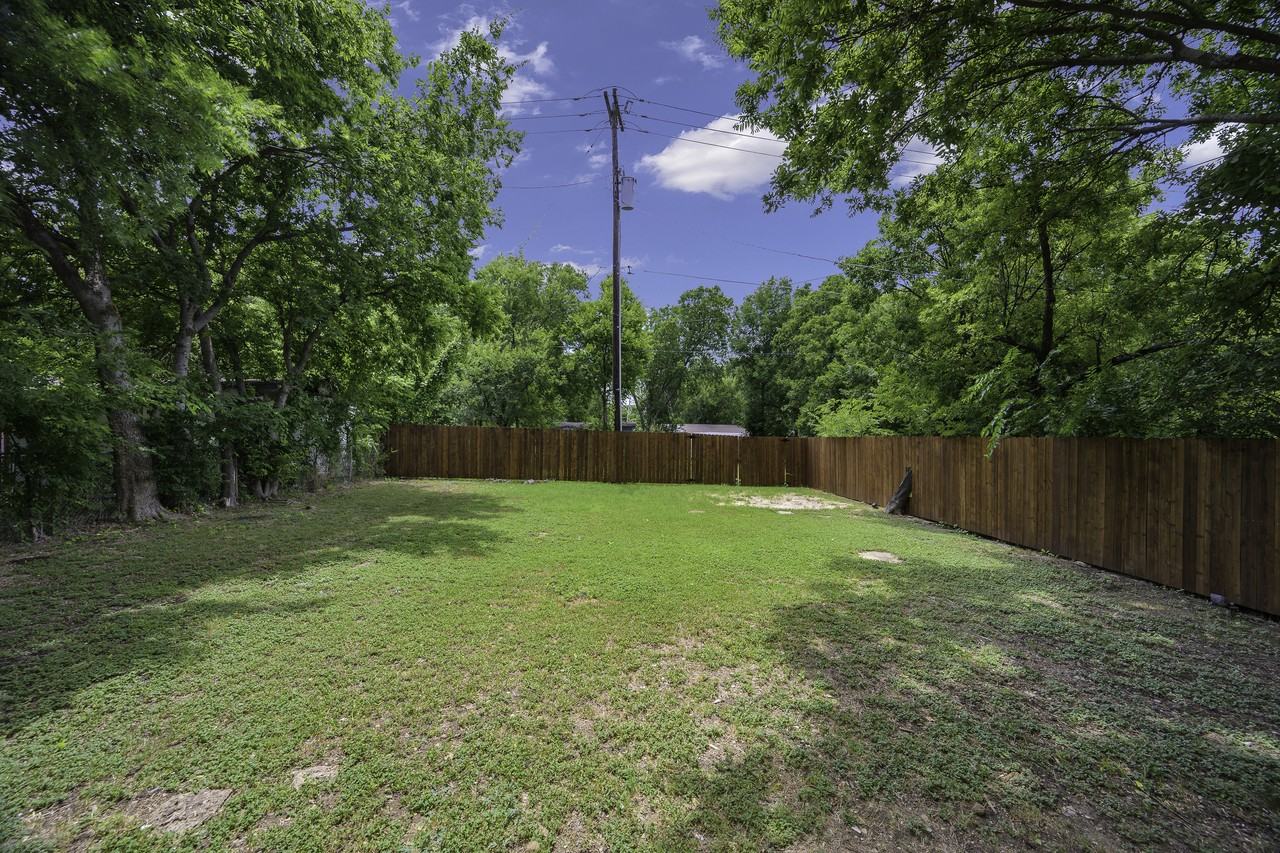 1226 E Woodin Blvd #NA - Photo 6 of 13