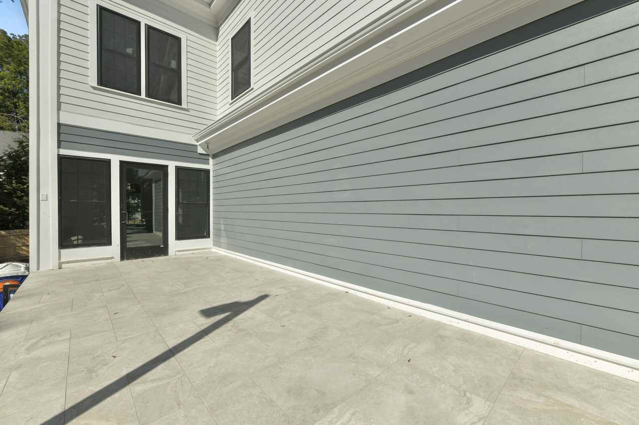 1180 Great Plain Ave #101