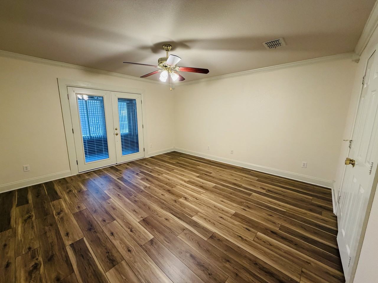 2900 Bluffs Ct #NA - Photo 4 of 21