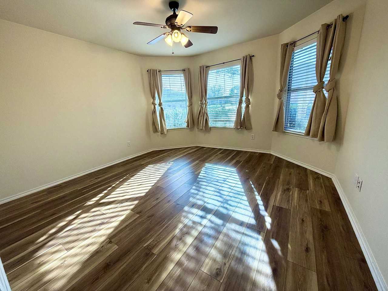 2900 Bluffs Ct #NA - Photo 6 of 21