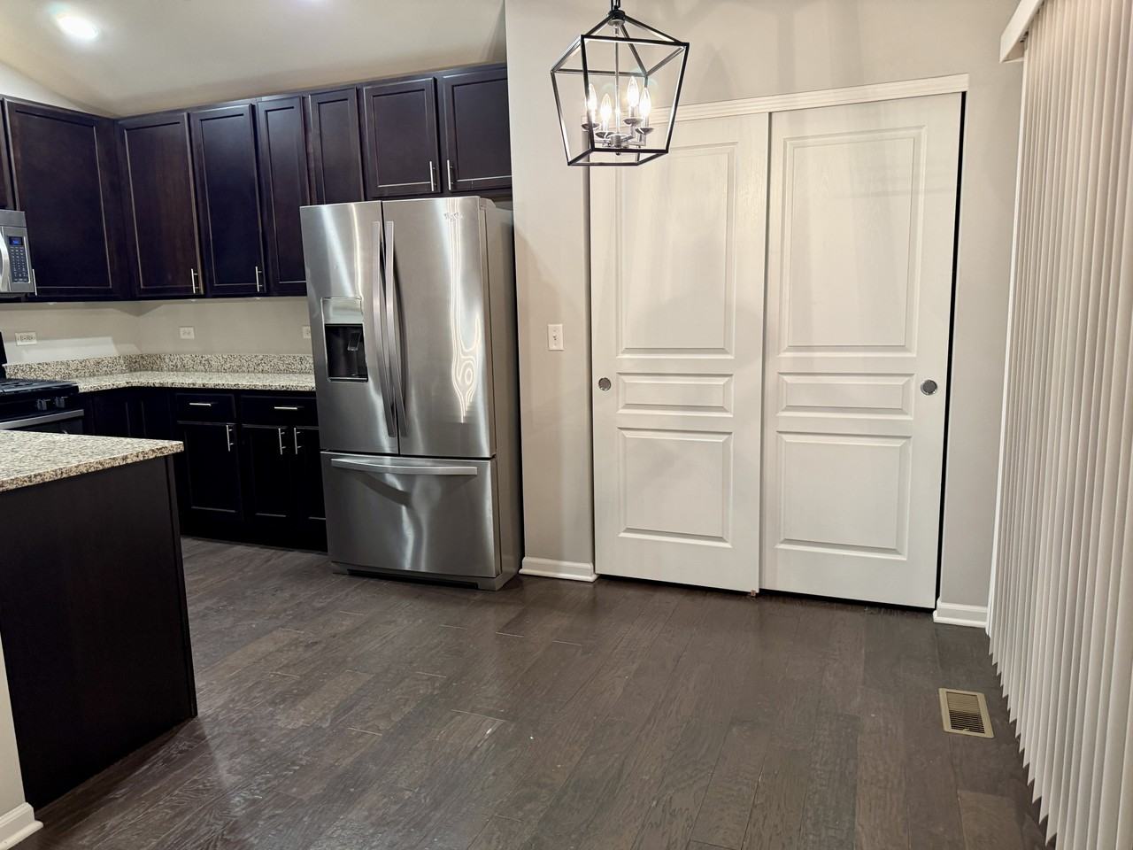 310 Devoe Dr #310 - Photo 3 of 11