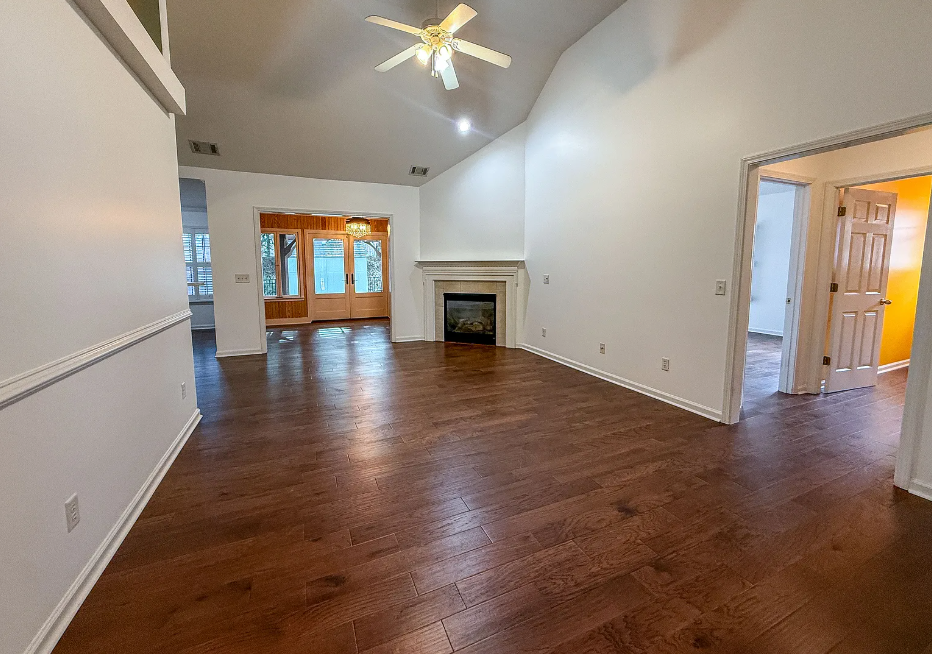 274 Silver Brook Cir #NA - Photo 4 of 14