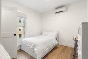 featured image of 141 Hillside St #4