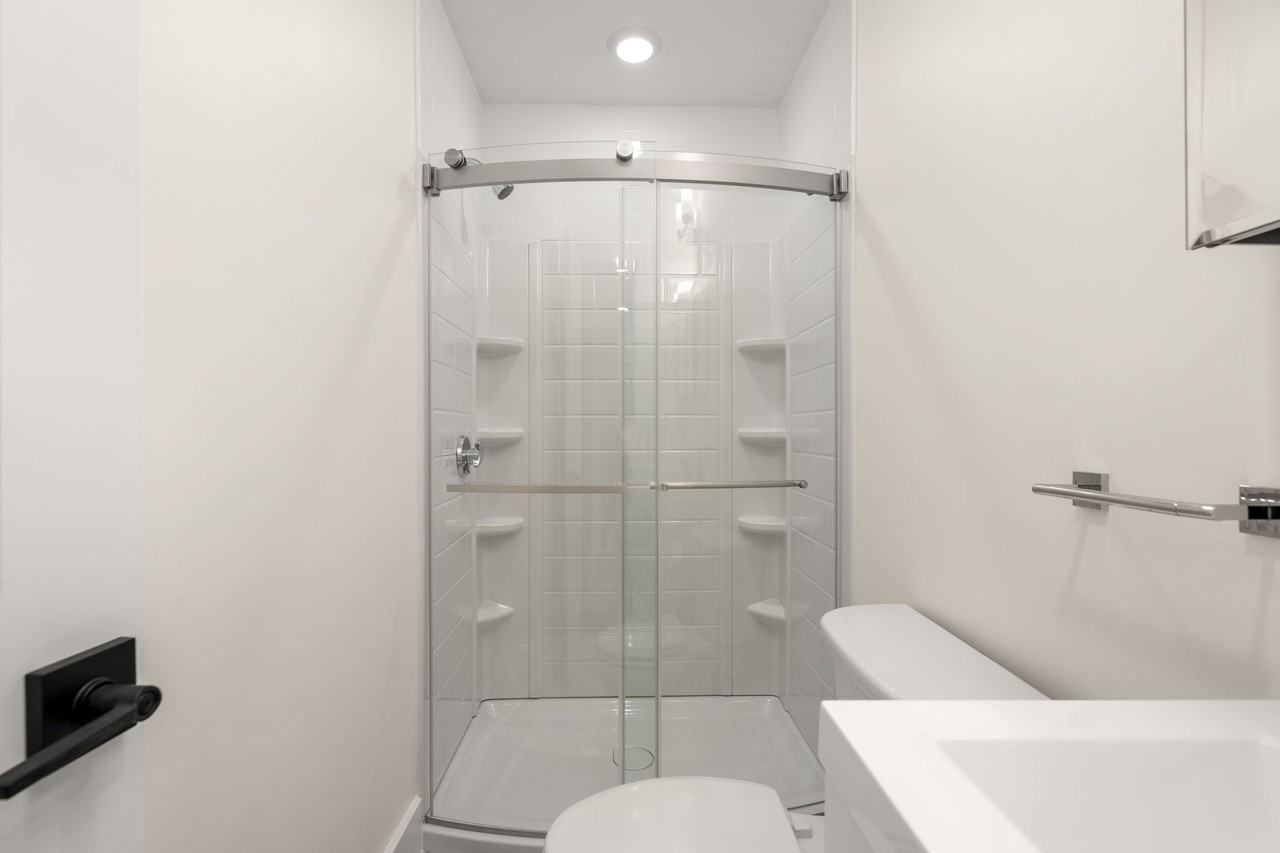 141 Hillside St #4 - Photo 6 of 22