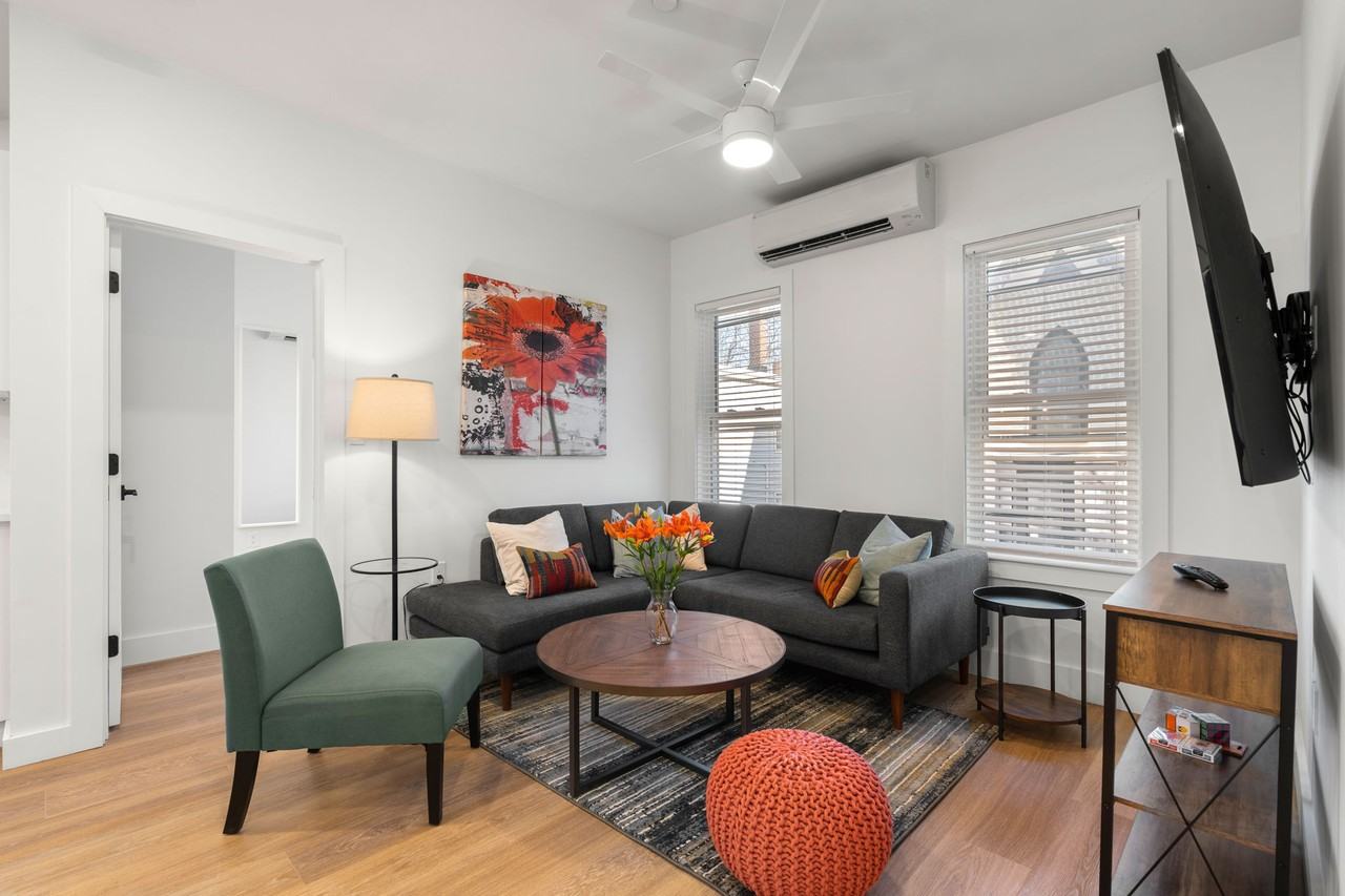 141 Hillside St #4 - Photo 7 of 22